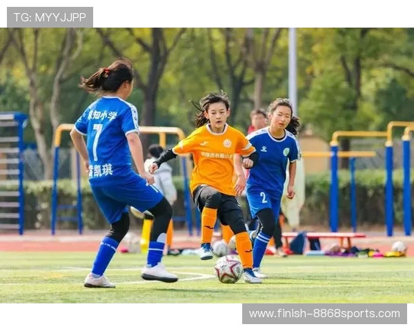 足球场上的绅士风范 最有礼貌球星的精神魅力与品格展现